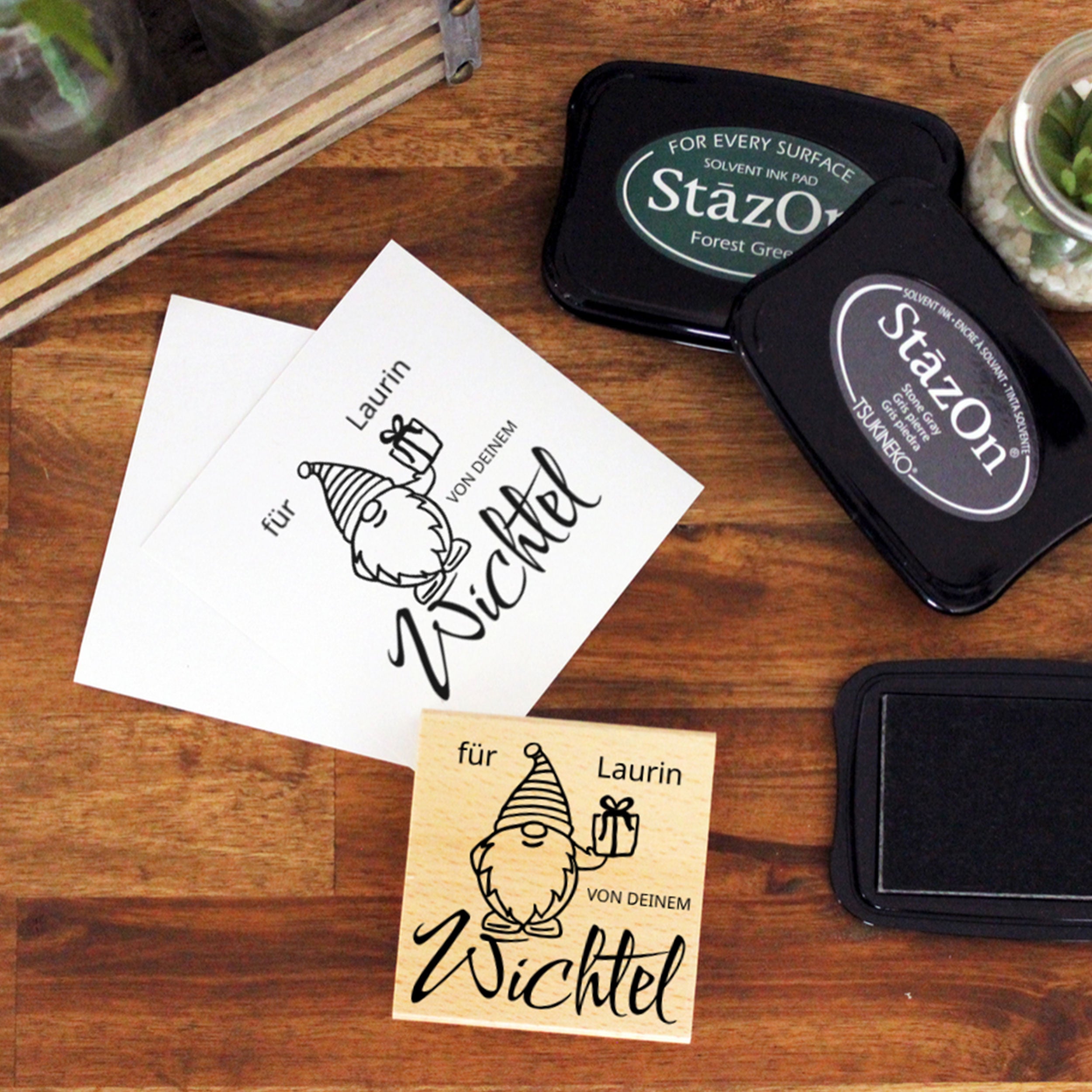 Personalisierbarer Motivstempel Wichtel (60x60 mm) - kinder-druckerei.de