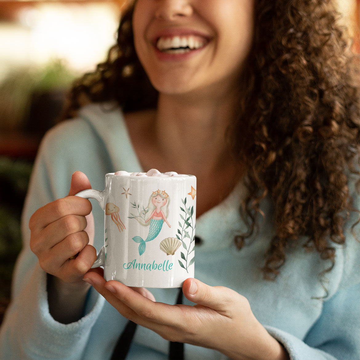 Personalisierte Kindertasse mit Namen – verschiedene Aquarell-Welten